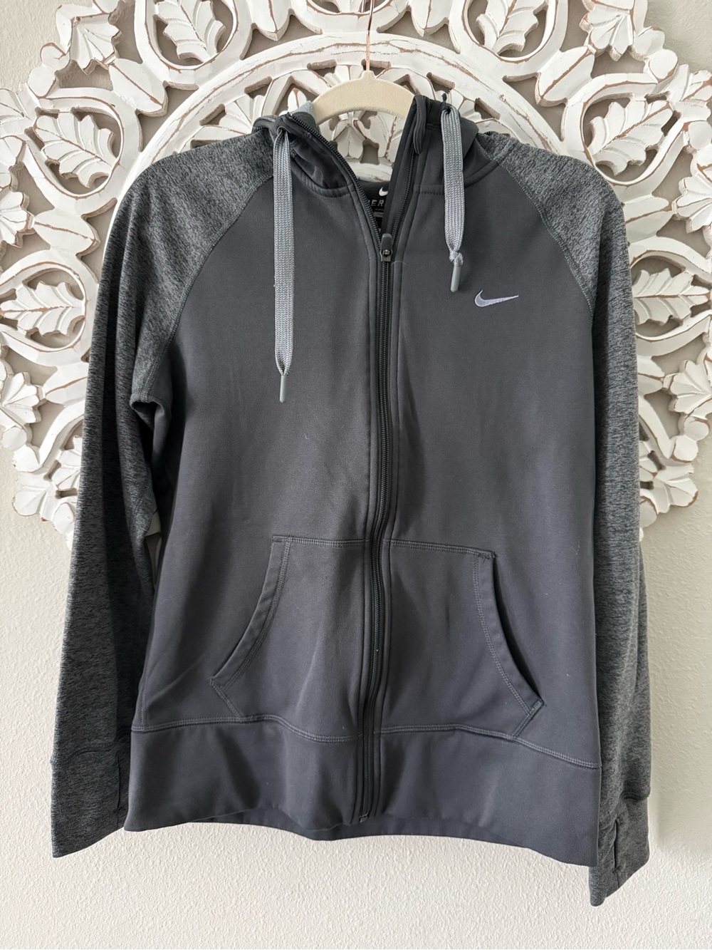 Nike Dark Gray Full-Zip Performance Hoodie Medium Therma Fit